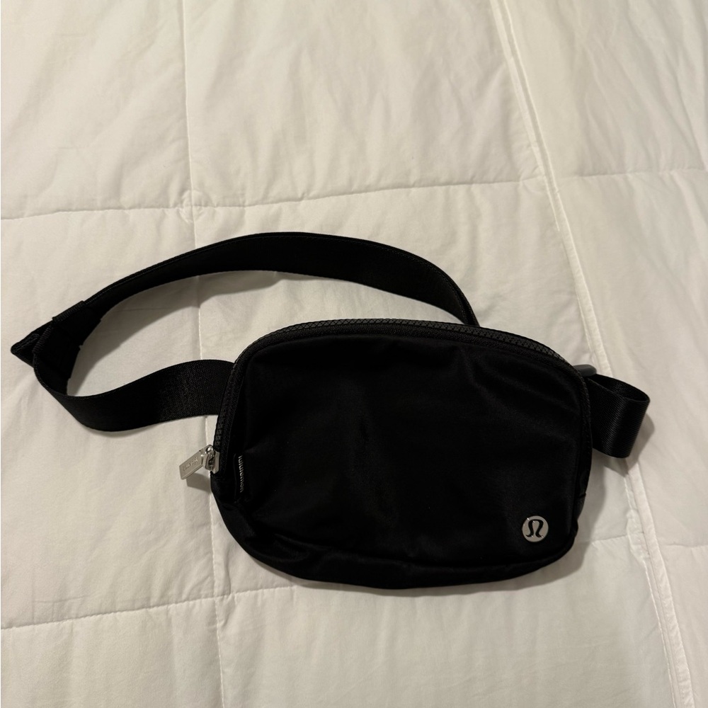 lululemon athletica Black Belt Bag 1L